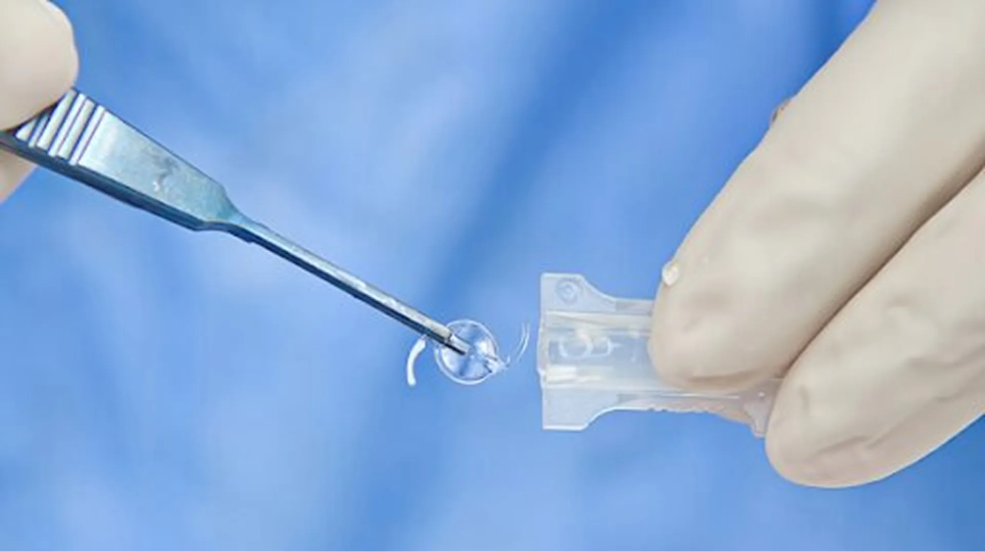 Intraocular lens implant used for cataract surgery